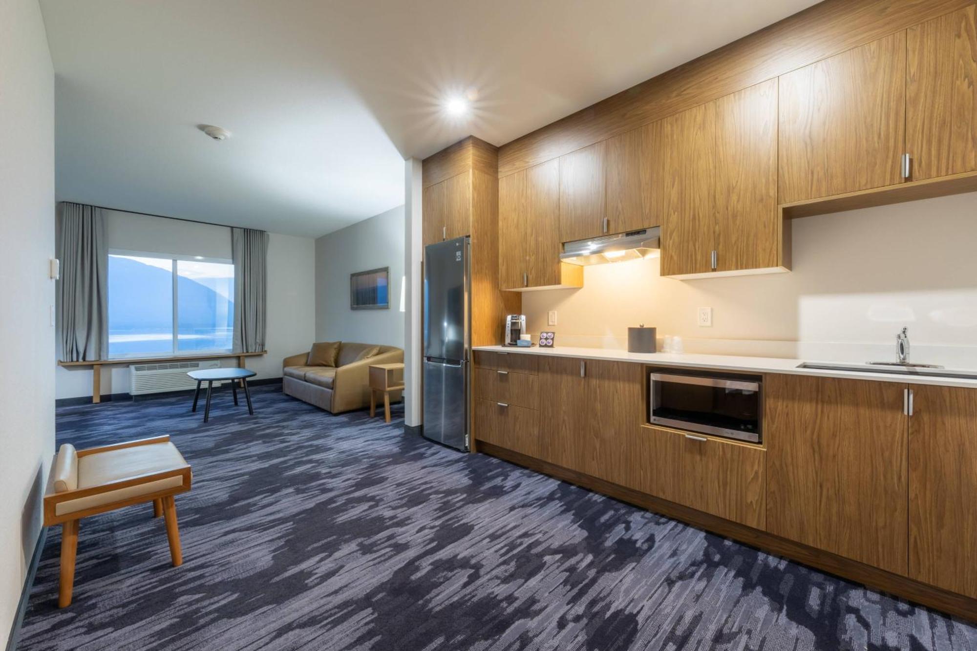 Fairfield Inn & Suites By Marriott Salmon Arm Exterior foto